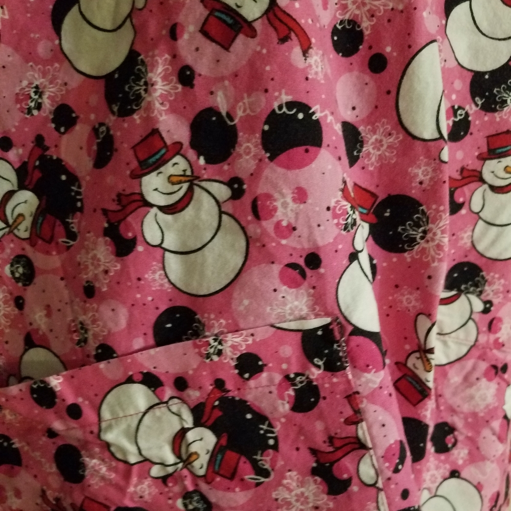 Christmas/Winter Scrub Top X-large